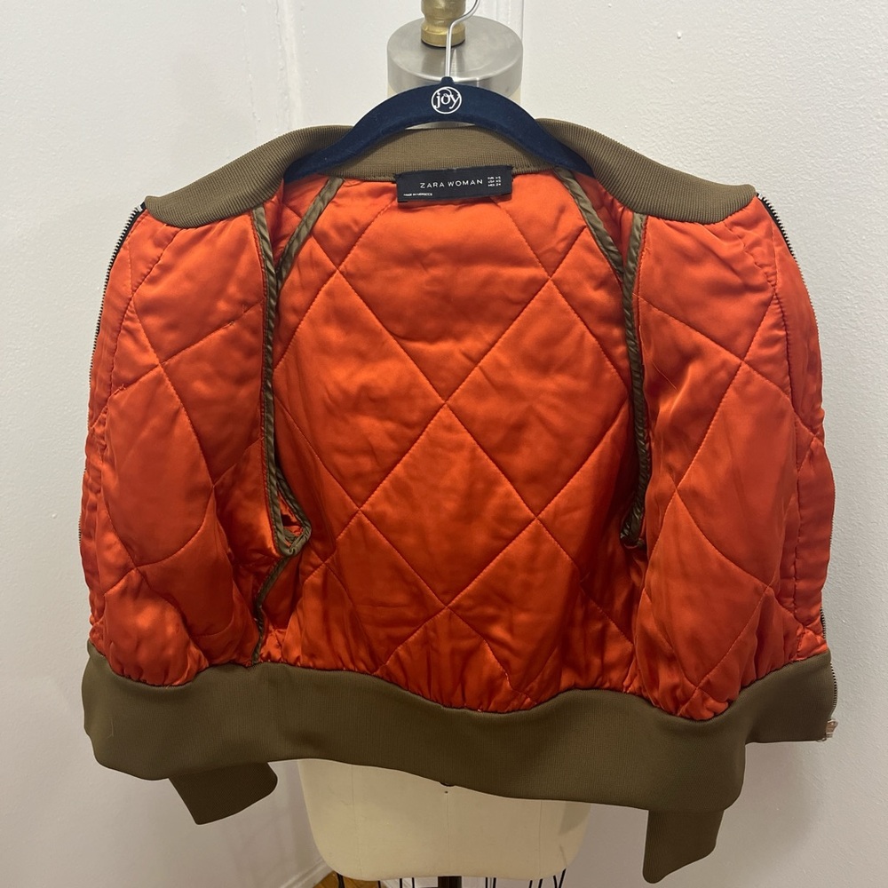 Zara Woman Quilted Jacket in Khaki and Orange - Picture 3 of 8